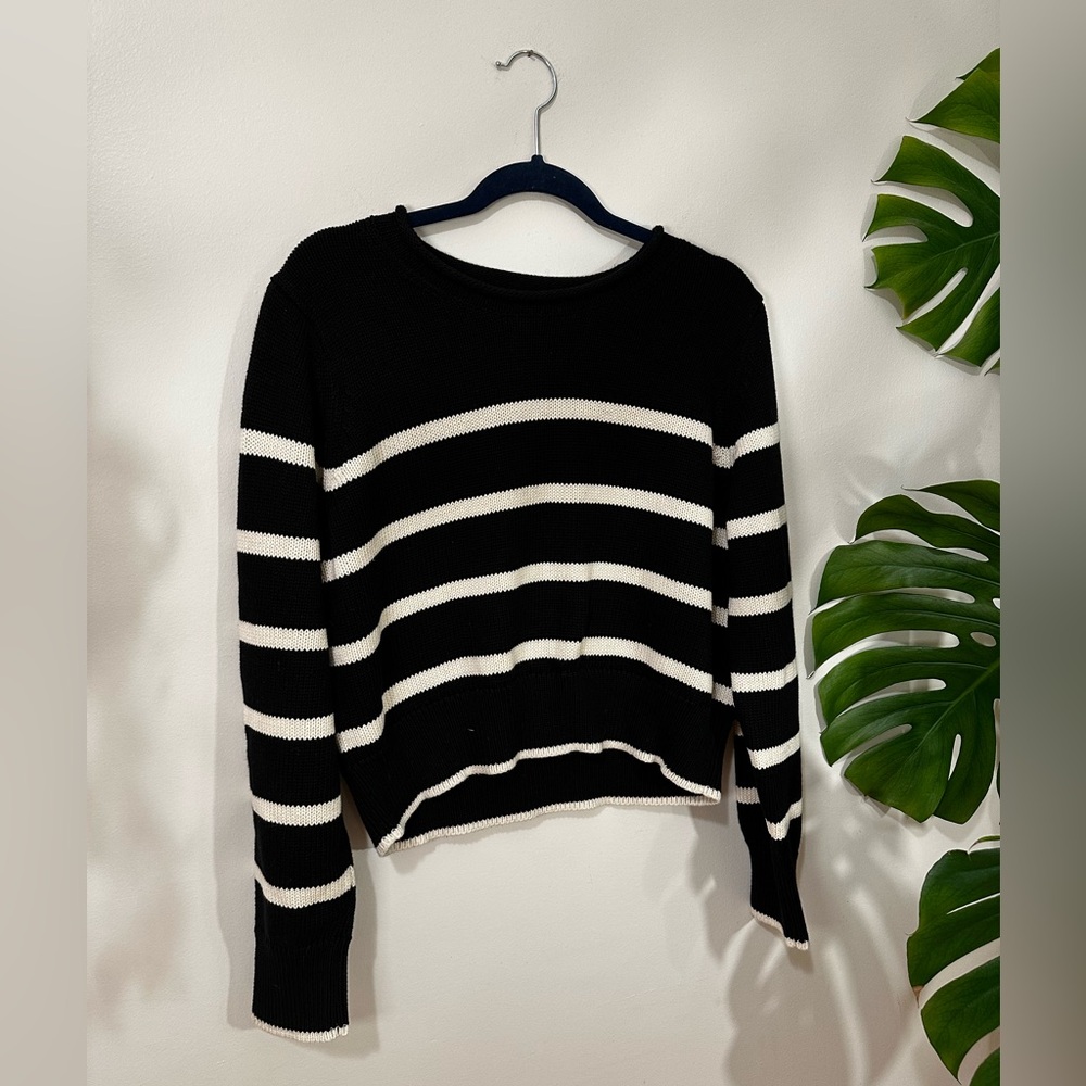 BNWT 100% Cotton GAP Black and White Striped Crew Neck Sweater